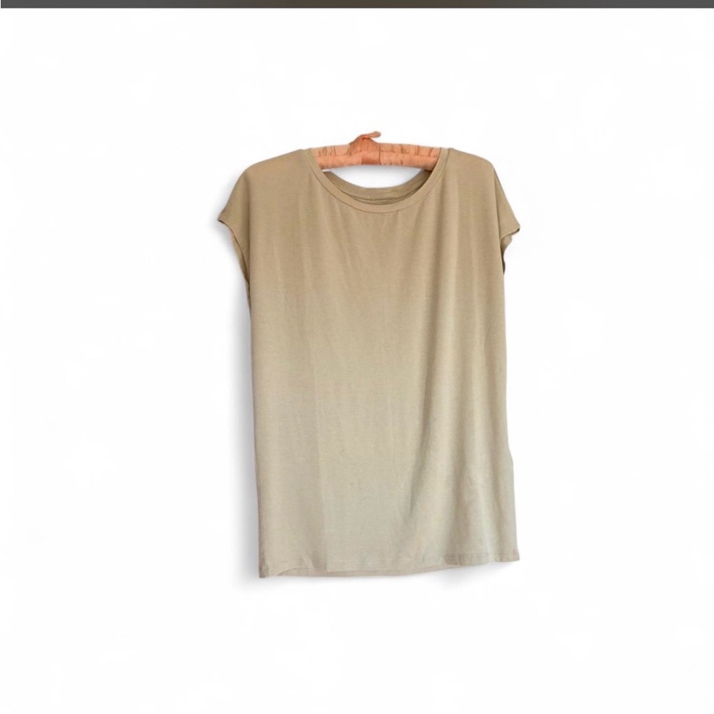Amazon Essentials Women's Cream Muscle Tee - Picture 2 of 3